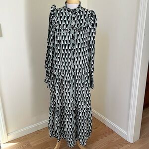 KITRI SZ 6, green multi mandy tile print ruffled front button maxi dress.